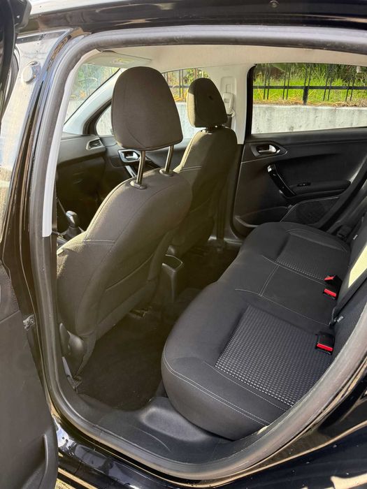 Peugeot 208 1.2 Allure 2019