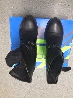 Botins - marca Prof - Tamanho 38 - Pele preta