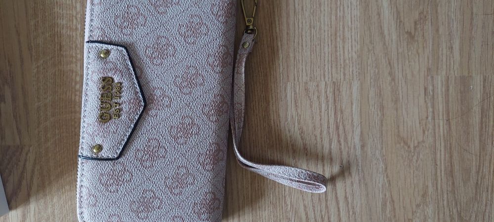 Portfel guess nowy damski