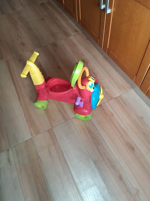 Lindo veiculo para brincar