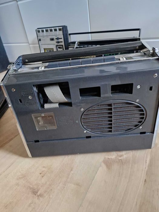 Magnétophone portatif à bande magnétique (CNC AP 15 1208(1/2