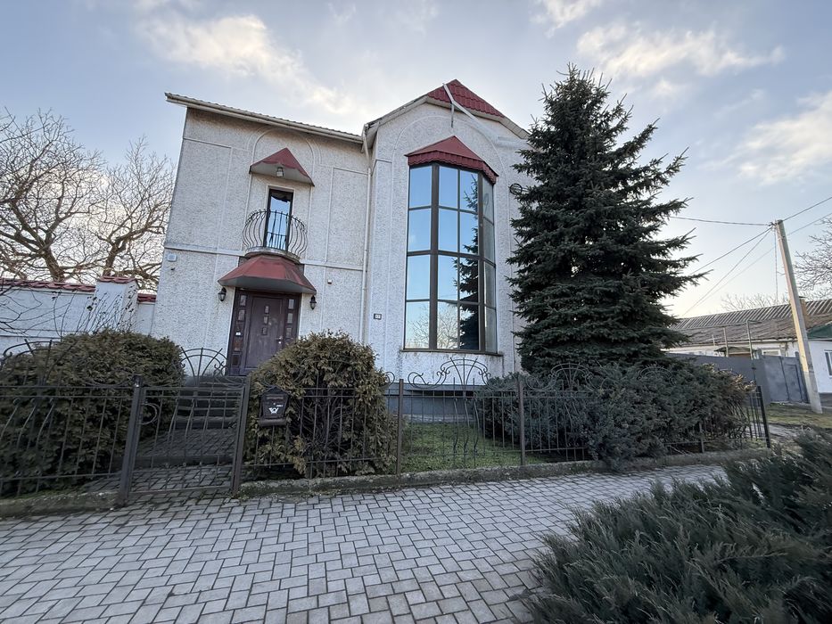 Продажа шикарного дома 300м2, район парка народный сад