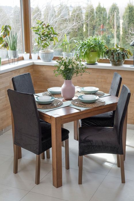 Eleganckie Pokrowce na Krzesła – Łatwa Odnowa Wnętrza i Ochrona Mebli