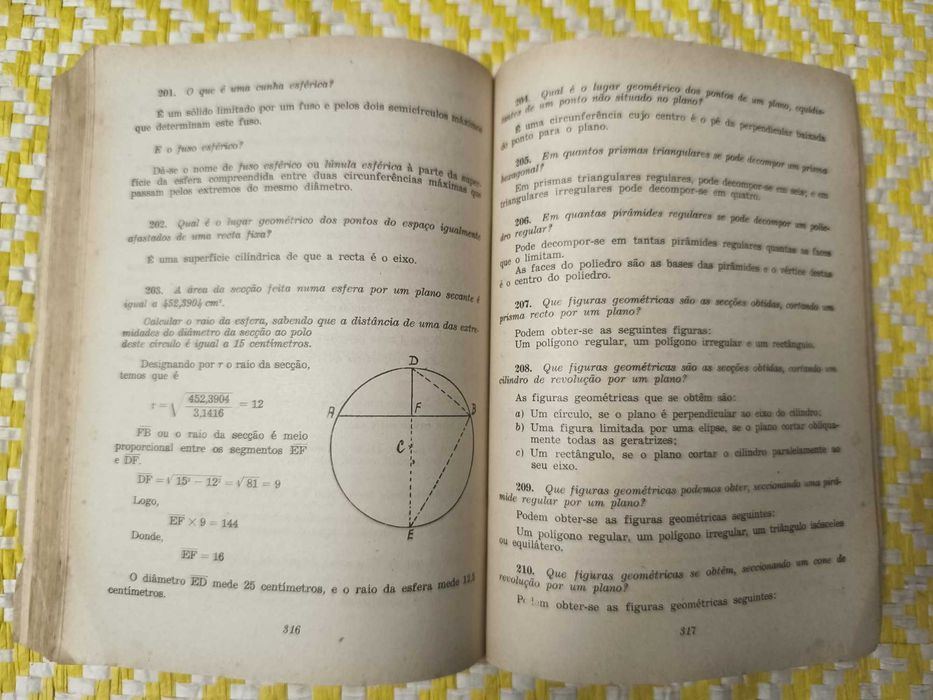 Álgebra e Geometria – 
António de Almeida Lucas
