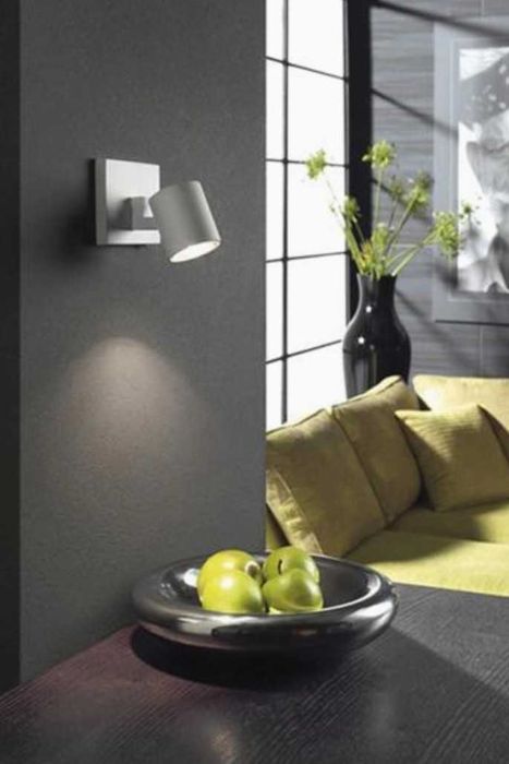 Kinkiet, lampa ścienna Philips Massive - Oświetlenie punktowe