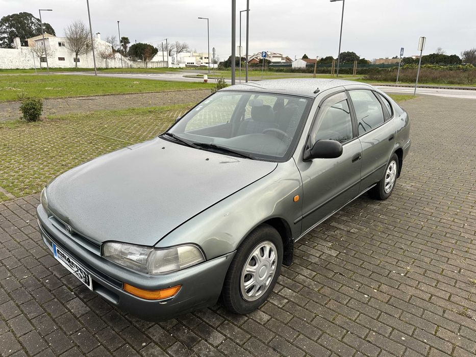 Toyota Corolla 1995 | Gasolina | Fiável e Económico