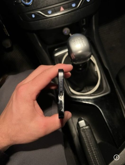 Продам айфон 12 на 64 гб