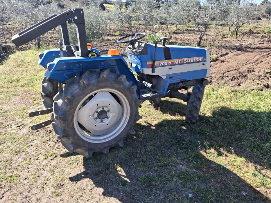 Vendo trator agricultura.