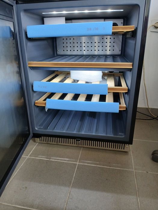 Новий Холодильник для вина smeg cvi338xs з Німеччини