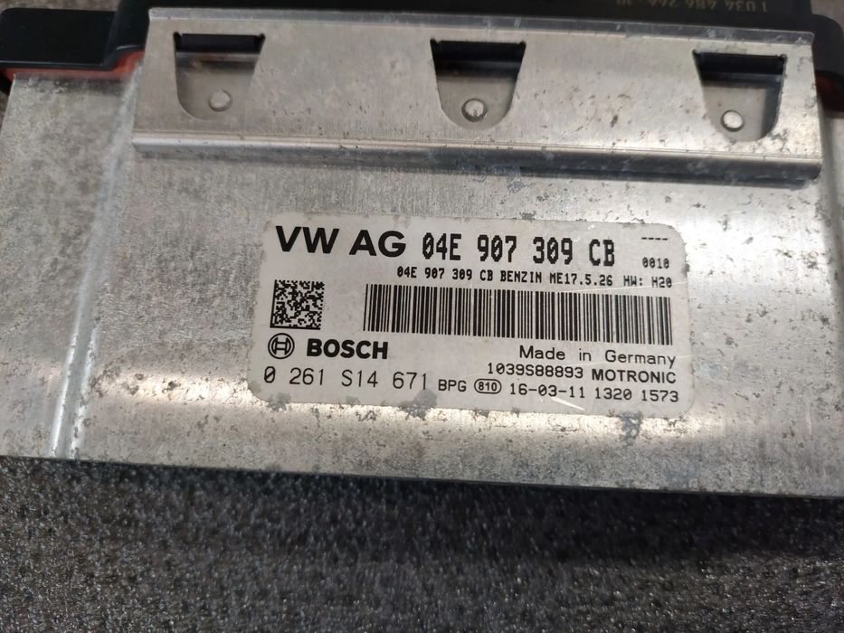 Centralina motor / ECU VOLKSWAGEN Polo (6R, 6C)