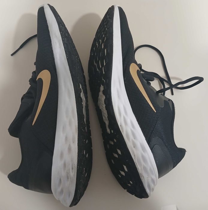 Sapatilhas NIKE Performance Revolution 6 p/ corrida em estrada — nº 42