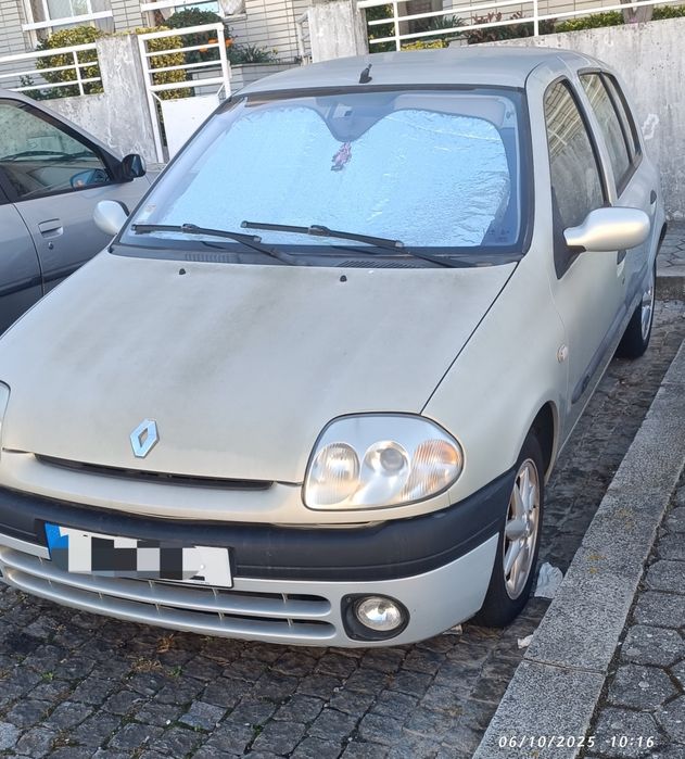 Renault Clio 1.2 — Apenas 130.000 km (Ideal para o dia a dia )