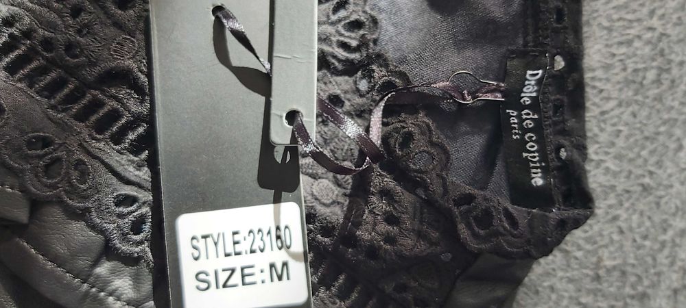 Nowa, elegancka bluzka z czarnej eko skórki