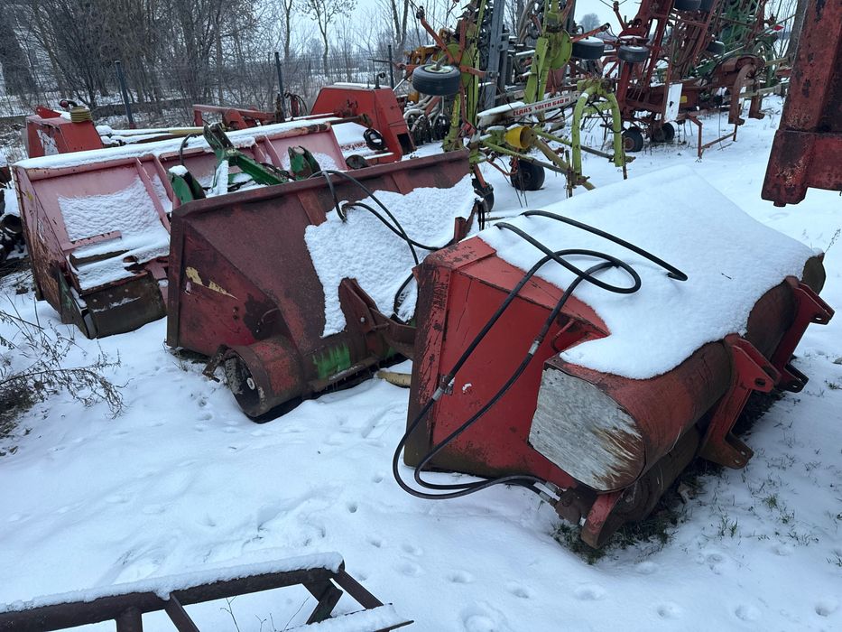 Łyżka do zadawania paszy Emily Omega 2.8 MX szufla z frezem paszowóz