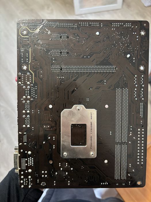 Gigabyte ga-h81m-s2h + i3 4130 + 8gb