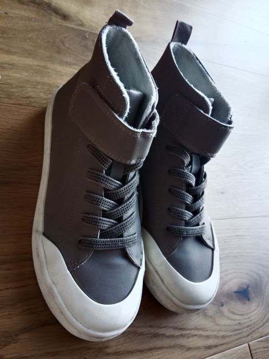 Buty trampki wysokie ocieplane na rzep brązowe beżowe HM rozm. 35