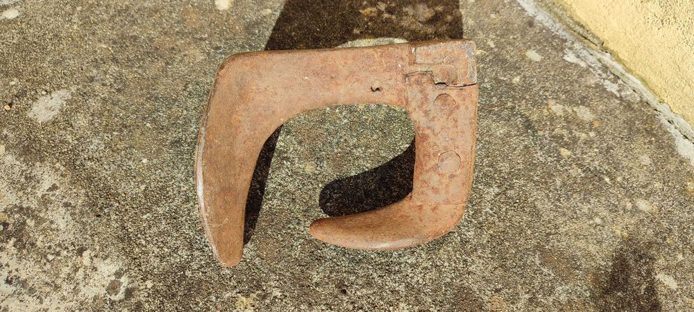 Bigorna / forma de sapateiro, em ferro.