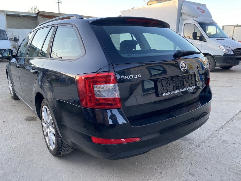 Ляда кляпа кришка багажника Skoda Octavia A7 чорна 1Z1Z універсал шрот запчастини Рівне