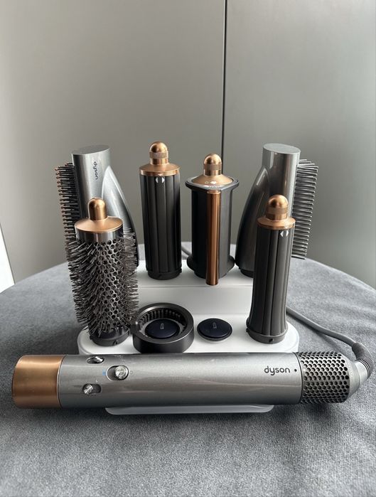 Подставка под стайлер Dyson