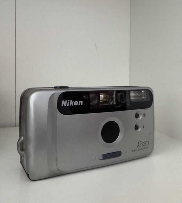 Nikon AF230 – Máquina Fotográfica Analógica 35mm | Caixa e Bolsa Original