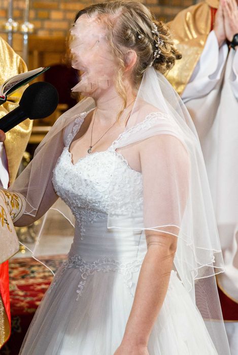 Śmietankowa suknia ślubna r. 36-38