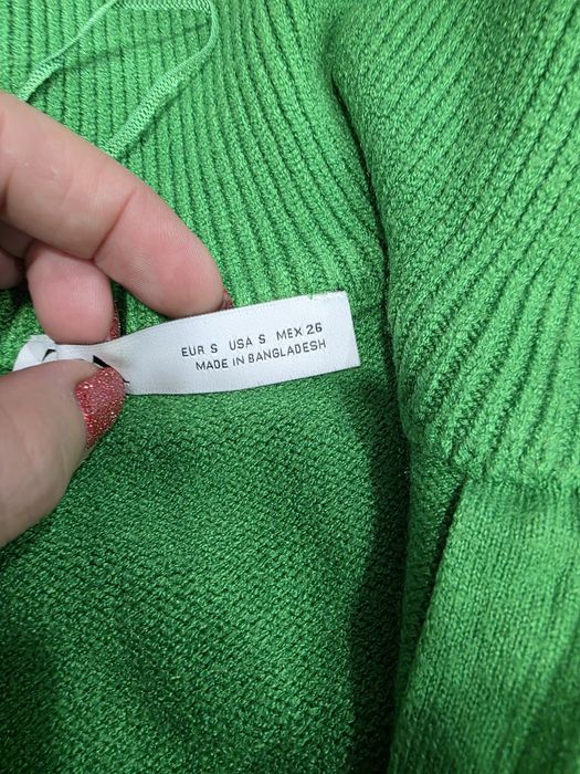 Светр фірми Zara