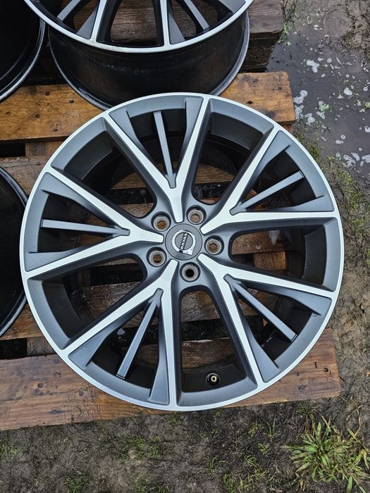 4x Felgi aluminiowe Volvo 5x108 19"