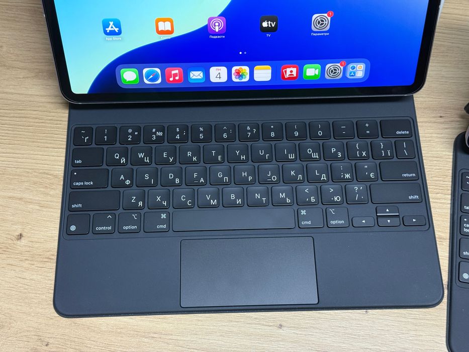 Оригінал Apple Magic Keyboard Black MJQK3 iPad Air 13” iPad Pro 12,9”