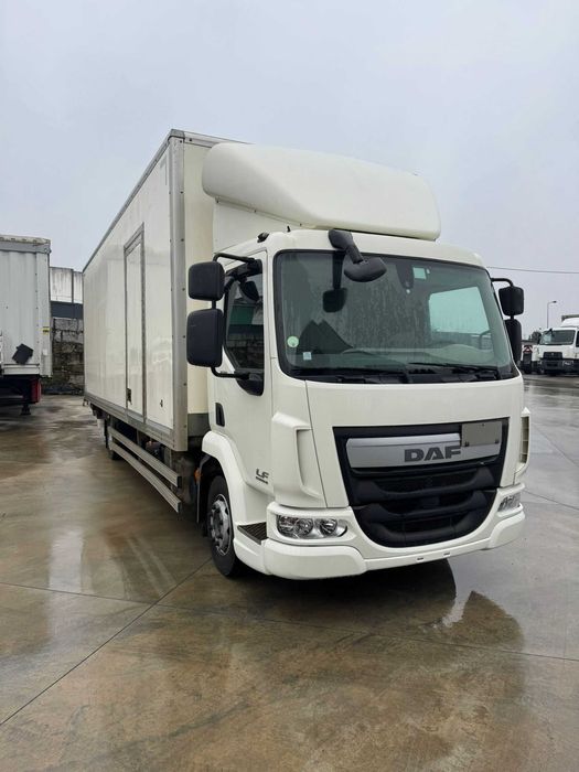 DAF LF 230, 12T, 7.50m c/ plataforma elevatória, 2017