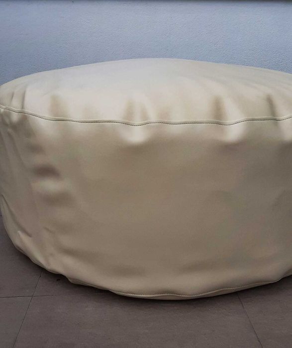 Puff pele redondo muito bom estado