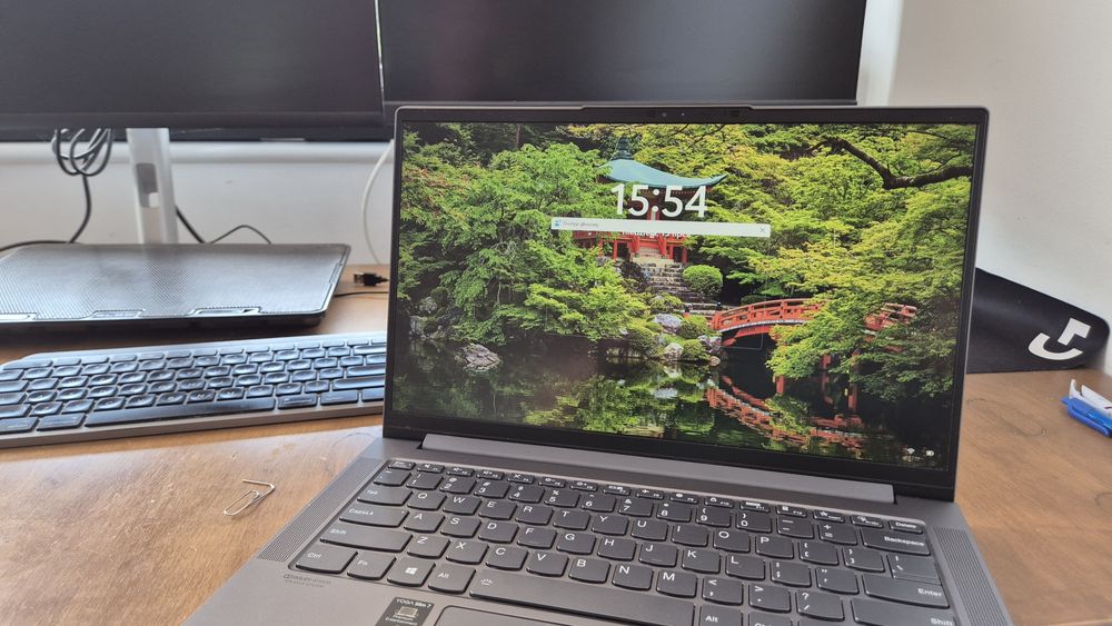 Lenovo Yoga Slim 7 – Ryzen 7 / 16 GB RAM / 512 GB SSD – Stan idealny