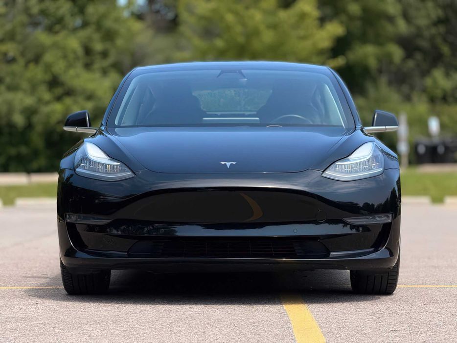 Tesla Model 3      2018