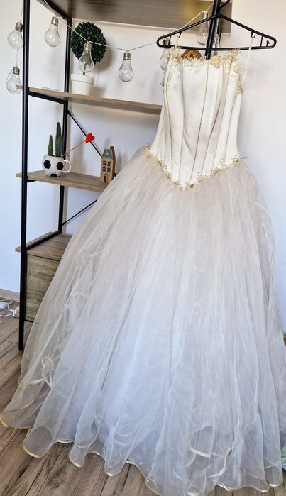 Весільна сукня в ідеальному стані