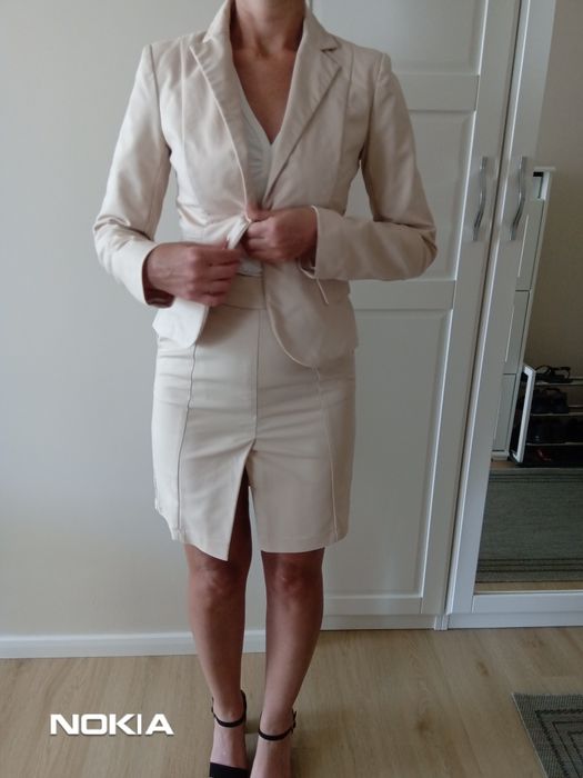 Beżowy garnitur damski 34 Reserved