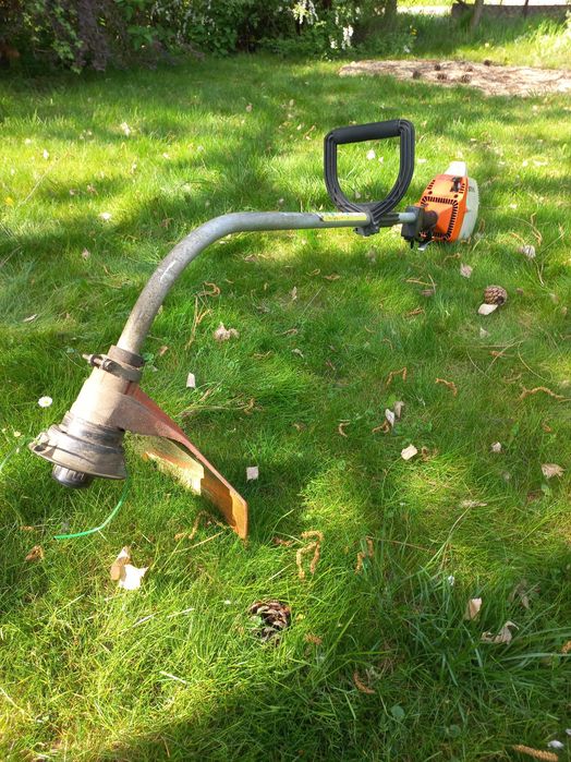 Podkaszarka kosa spalinowa Stihl FS 120 Gaśnie na wolnych obrotach