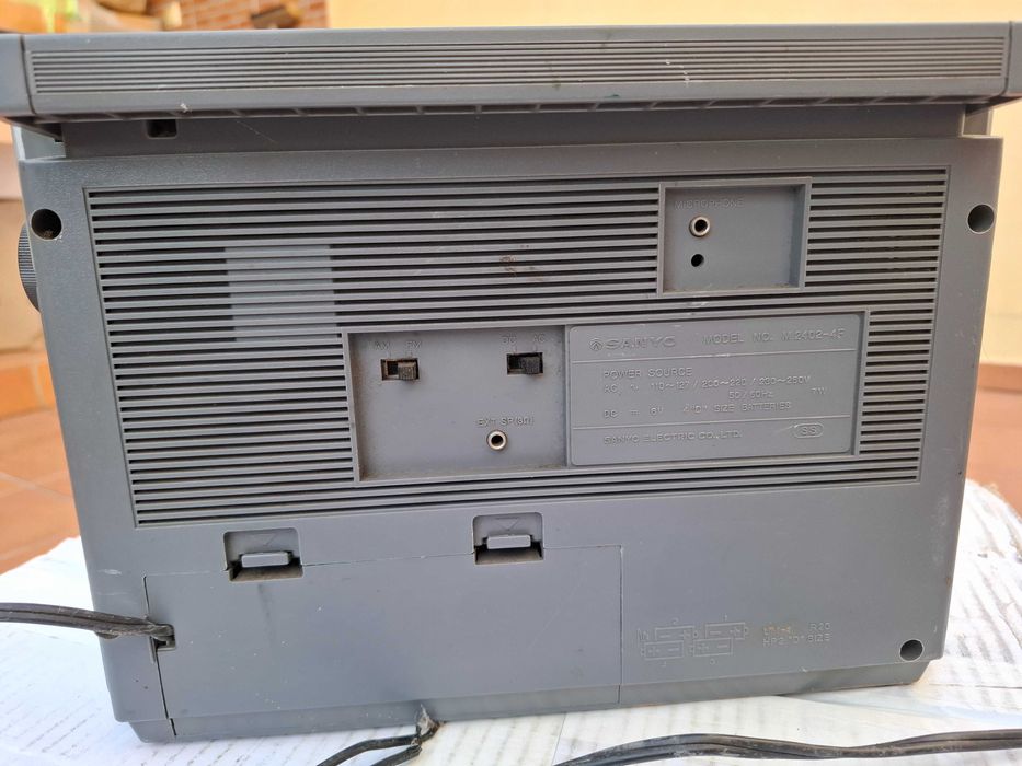 Rádio Cassetes Sanyo M2402-4F - Vintage