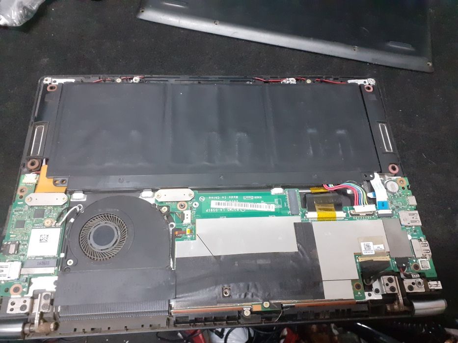 Portátil Acer SF614-61-556G