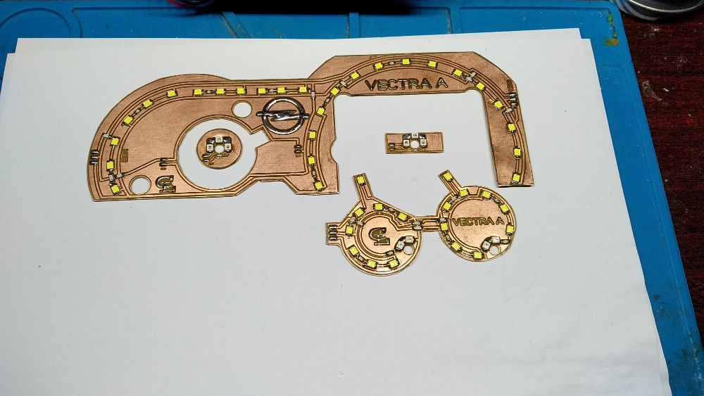 Плата для пересвета приборных панелей