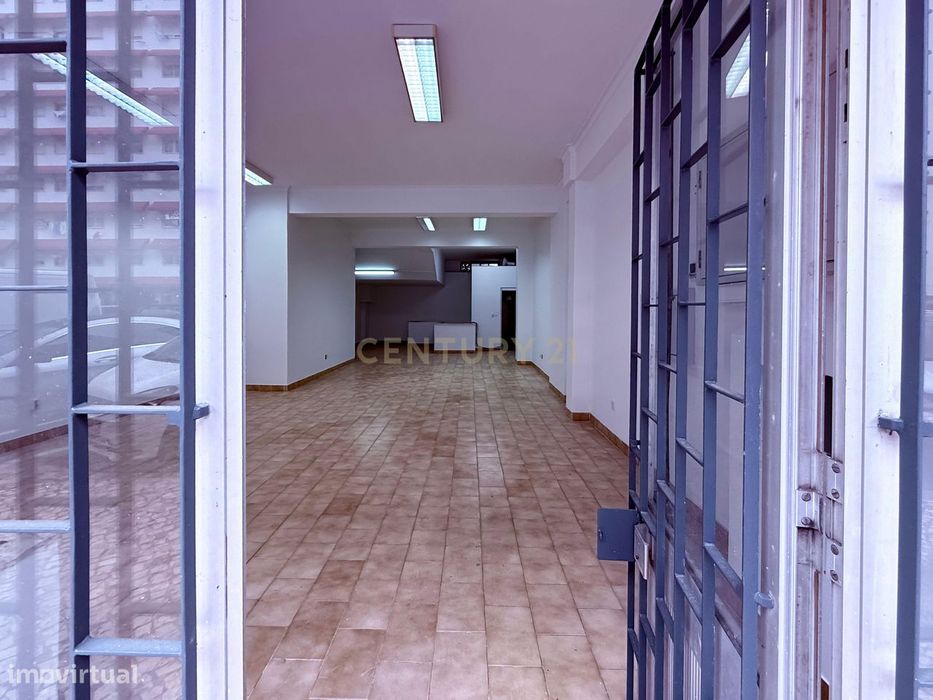 Loja no Casal de São Brás, Amadora - 170m² por 1100€