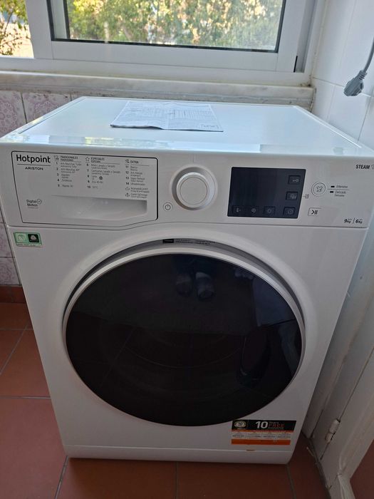 Máquina de Lavar e Secar Roupa - Marca Hotpoint Ariston