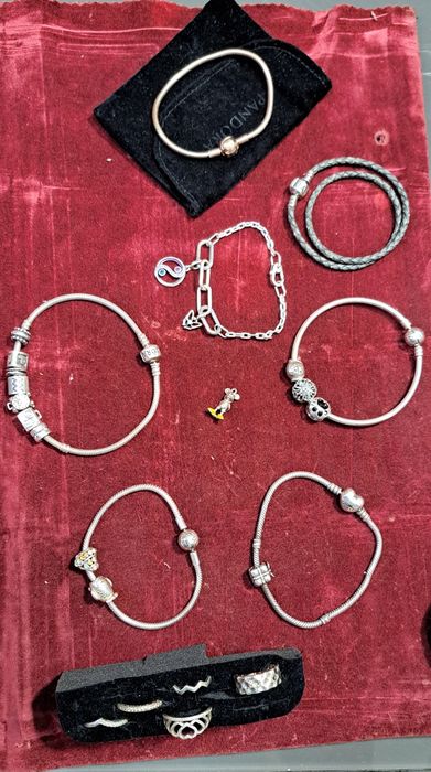 Pandora  Prata lote pulseiras e anéis.