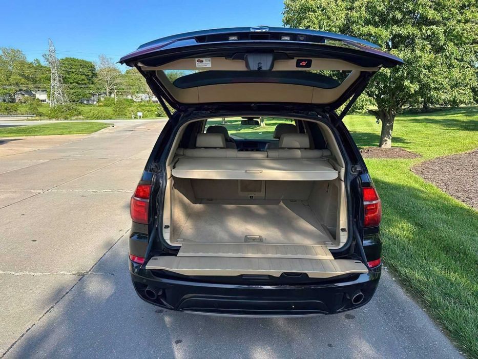 BMW X5 xDrive35i      2012