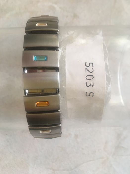 Varias pulseiras novas