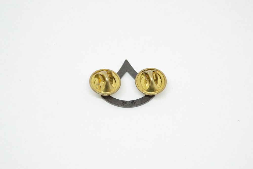 przypinka czarna metalowy stopień starszy szeregowy pin us army 2 szt.