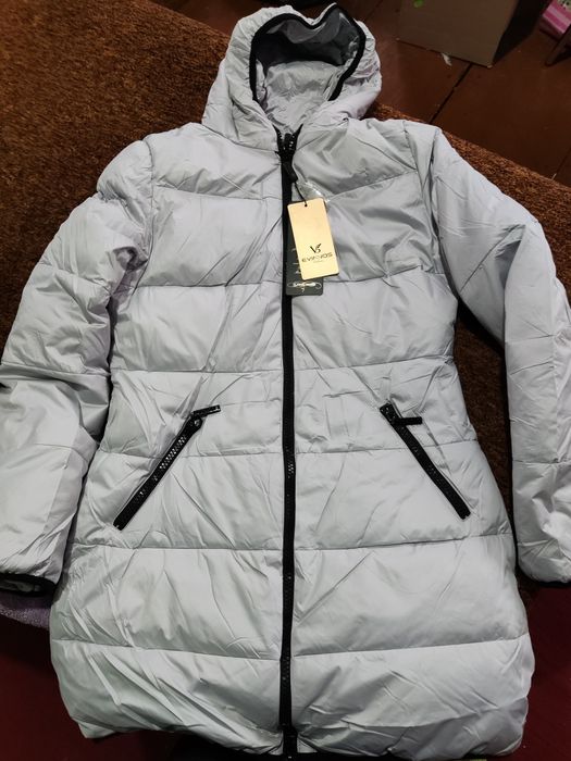 Пуховик легкий і теплий