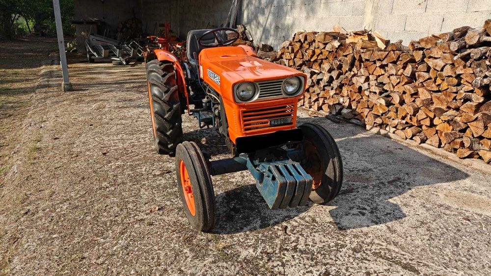 Trator Kubota L245 (25 CV)