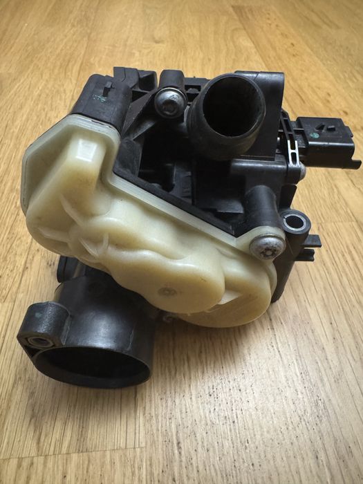 Продам термостат Ford, Peugeot, Citroen, оригінал.