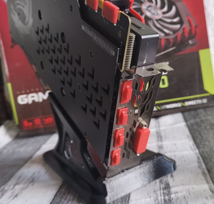 Уценка видеокарта msi GTX1080 8GB