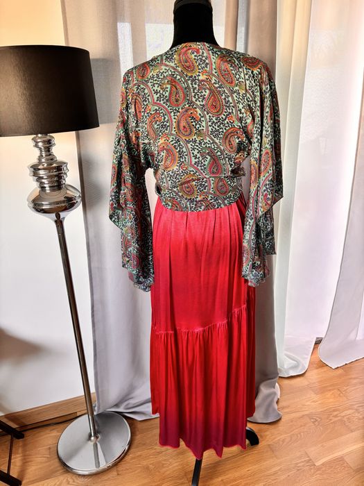 Vestido novo de viscose cor de cereja