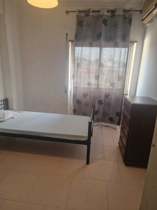 Quartos compartilhado em Odivelas, centro, próximo ao metro.